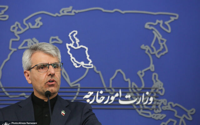سخنگوی وزارت خارجه ایران: آقای مکرون! استاندارد دوگانه قابل دفاع نیست