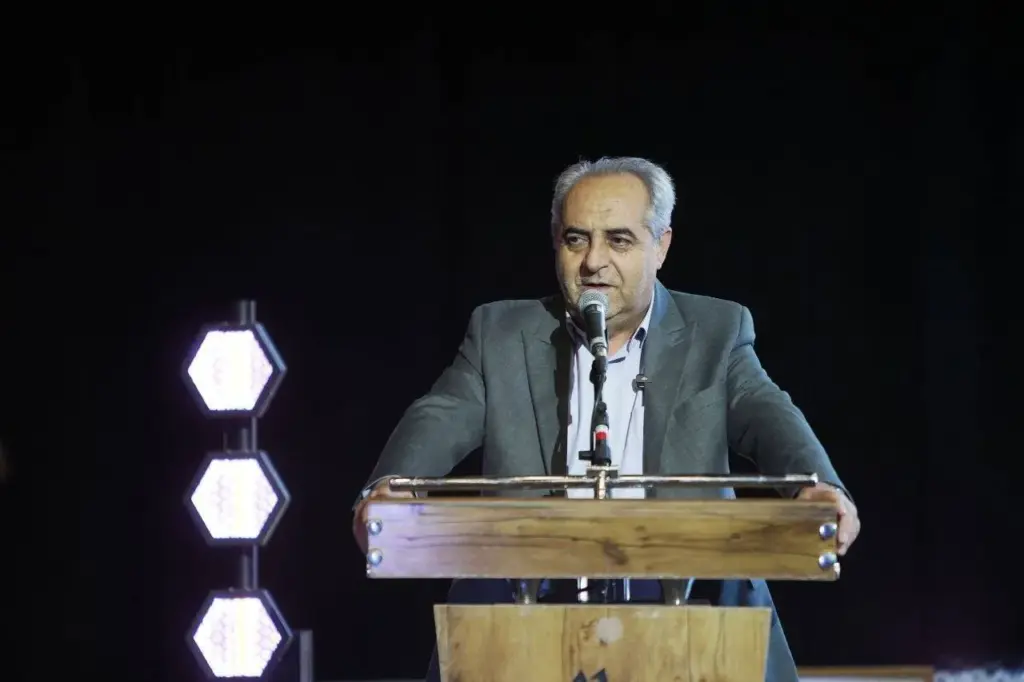 استاندار آذربایجان شرقی: آموزش دانشگاهی در کنار صنعت، مسیر اشتغال دانش آموختگان را هموار میکند