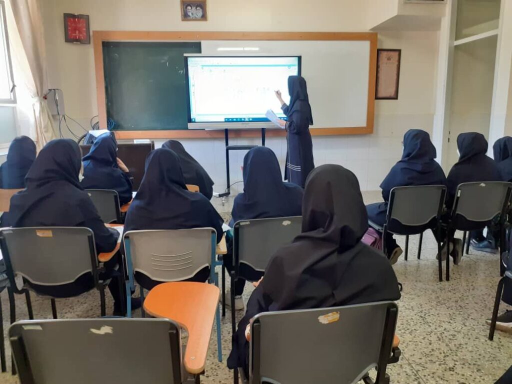 امیدواری تحصیلی افزایش یافت؛ دانش آموزان در امتحانات یک و نیم نمره بیشتر گرفتند