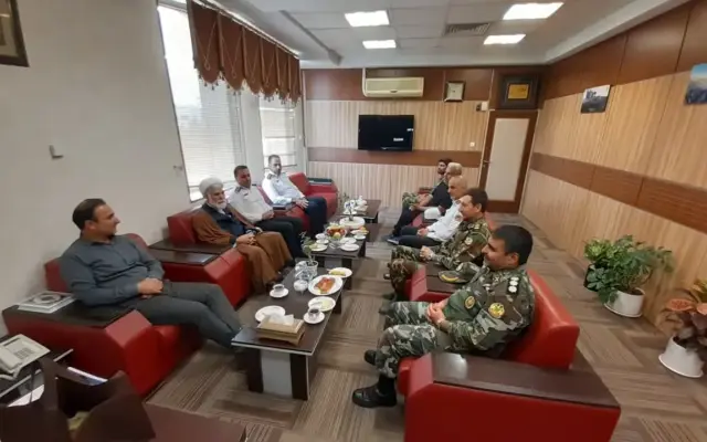 دیدار فرمانده تیپ ۱۱۶ مکانیزه هجومی شهید صفوی و رئیس پلیس راه استان با مدیرکل ورزش و جوانان قزوین