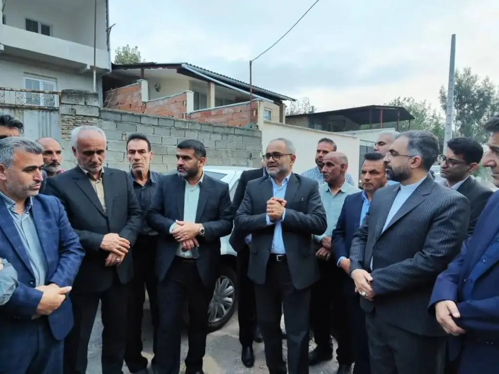 مسئولان رفع مشکلات مردم را پیگیری کنند