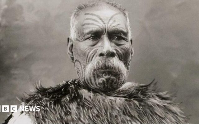 Ceremony marks return home of kiwi feather cloak