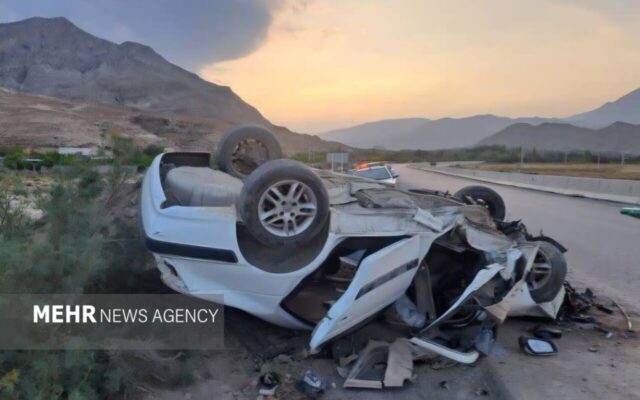 واژگونی پژو پارس در محور دامغان- فولاد محله؛ یک نفر جان باخت