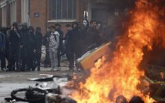 نهادهای بین‌المللی تحولات فرانسه را با معیارهای حقوق بشری مورد توجه قرار دهند