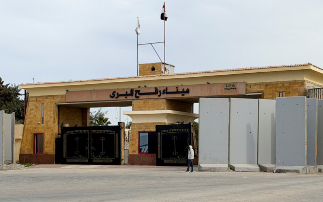 هشدار درباره افزایش شمار بیماران بدحال در غزه در پی بسته ماندن گذرگاه رفح