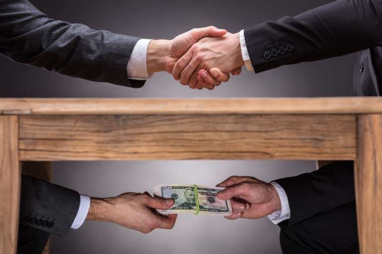 از اتهام دریافت رشوه تا اختلاس؛ جزئیات پرونده کارکنان مالیاتی متخلف اعلام شد