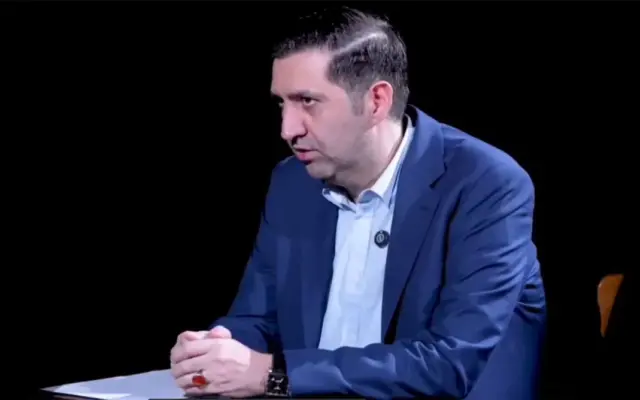 انتقاد آجرلو، عضو کمیته رسانه تیم مذاکرهکننده از طرفداران ادامه جنگ