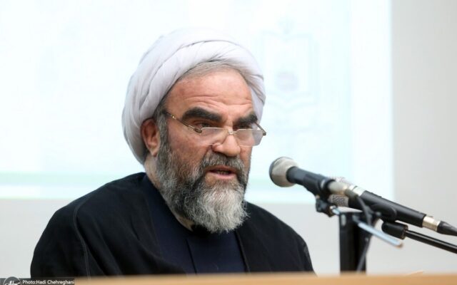 غرویان: مسئولان سخت‌گیری‌هایی را که موجب عسر و حرج مردم می‌شود، کنار بگذارند/ پیامبر هم فراتر از توان مردم از آن‌ها انتظار نداشت