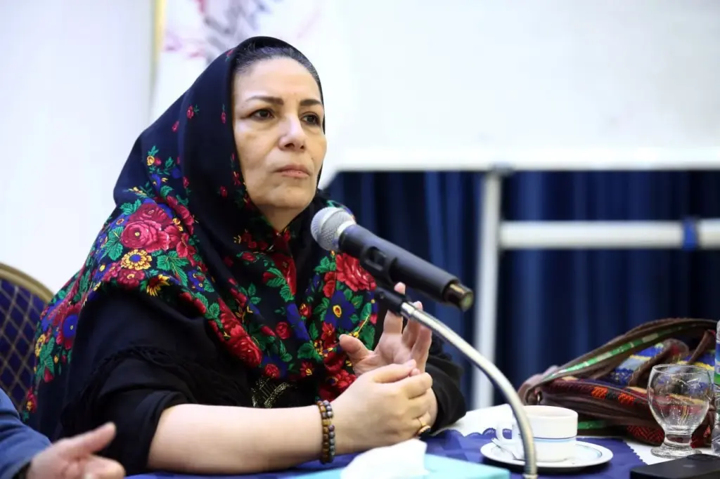 «روح شفاف» خود را حفظ کنید؛ مردم بهترین منبع خلق شخصیت و داستان هستند