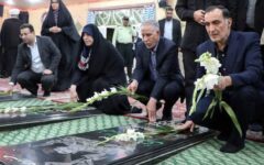 حضور رئیس بنیاد شهید و امور ایثارگران در گلزار شهدای لامرد