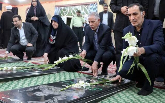 حضور رئیس بنیاد شهید و امور ایثارگران در گلزار شهدای لامرد