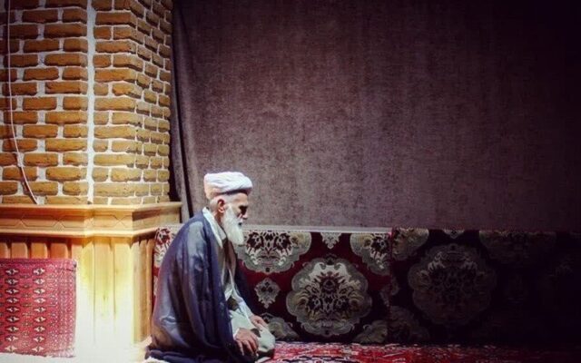 ۱۱۰ خاطره از آیت‌الله حائری شیرازی؛ «محی‌الدین» چگونه از دل زندگی درس می‌سازد؟