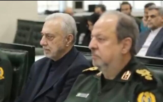 مهرداد کتابچی با سرلشکر عبداللهی دیدار کرد/ رئیس ستاد کل نیروهای مسلح بر توجه هم‌زمان به تقویت بنیه دفاعی و بهبود معیشت کارکنان نیروهای مسلح تأکید کرد