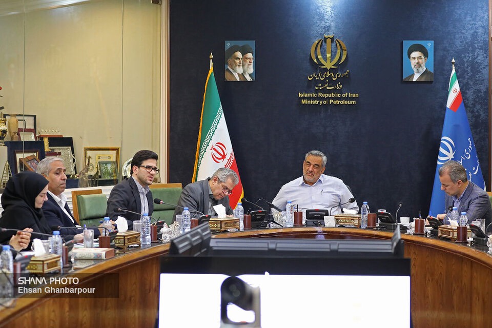 برگزاری نشست شورای معاونان با محور بررسی تصمیمهای سفر اخیر سرپرست وزارت نفت