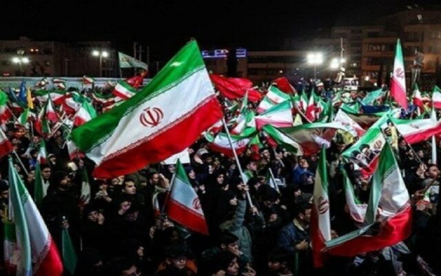 یزدیها با حضور در میادین روایتی از جنس حماسه و ایستادگی را ترجمه کردند+فیلم