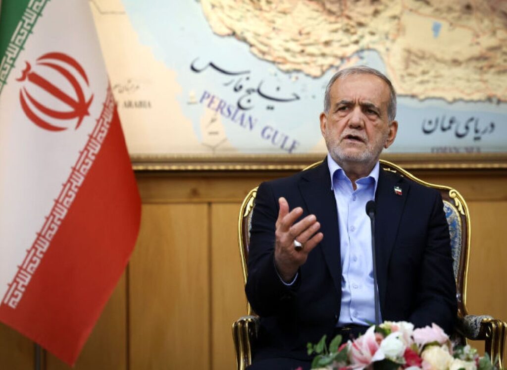 پزشکیان: اگر زمینه رشد و مهارت‌آموزی جوانان را فراهم نکنیم، ما مقصر هستیم