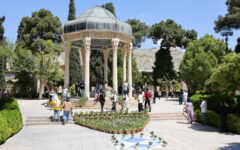 پیوند گل و غزل در بیستم مهر؛حافظیه گلباران شد