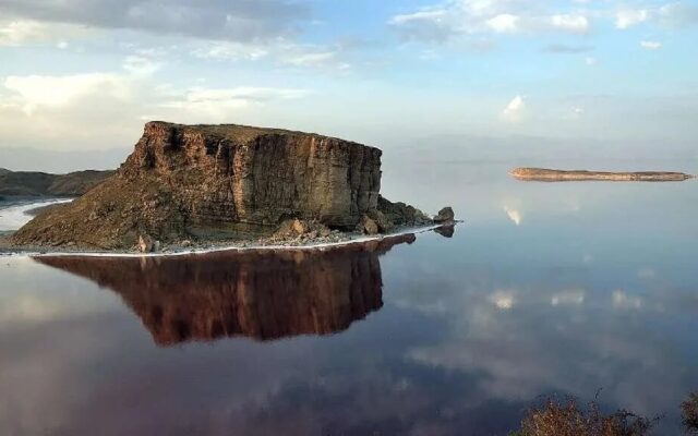 این مرد نگهبان دریاچه ارومیه است | محسن قاصد: زندگیم را پای دریاچه گذاشتم