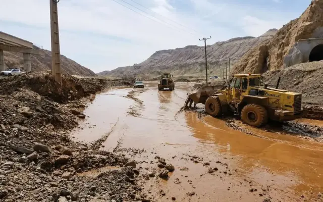 مدیریت بحران: ۷ فوتی و ۲ مفقود به دنبال سیلاب و رعد و برق در ۵ استان/ در سوادکوه شمالی دو دستگاه پل کاملا از بین رفت