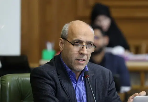 تشکری هاشمی: شهرداری از تصدی گری دست بکشد و کارها را به مردم واگذار کند
