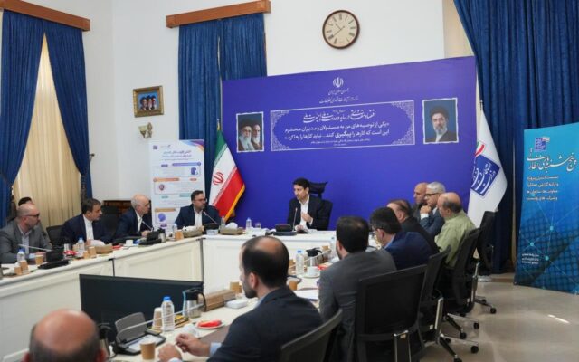 تاکید وزیر ارتباطات بر طرحهای زیرساختی و ماندگار در پژوهشگاه ارتباطات