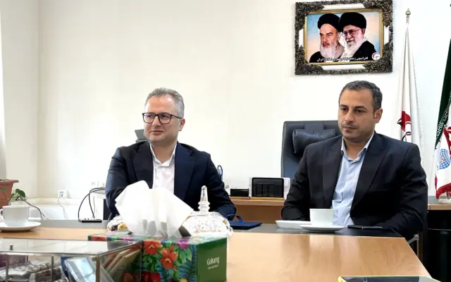حکم ریاست فدراسیون ژیمناستیک به خناری‌نژاد اعطا شد