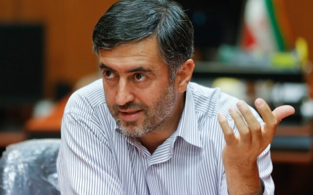 توضیح گنجی درباره جمله منتسب به امام خمینی که «اقتصاد مال خر است»؛ امام در رد صحبت مارکسیست‌ها گفتند جوان نباید برای اقتصاد کشته شود، مگر انسان خر است