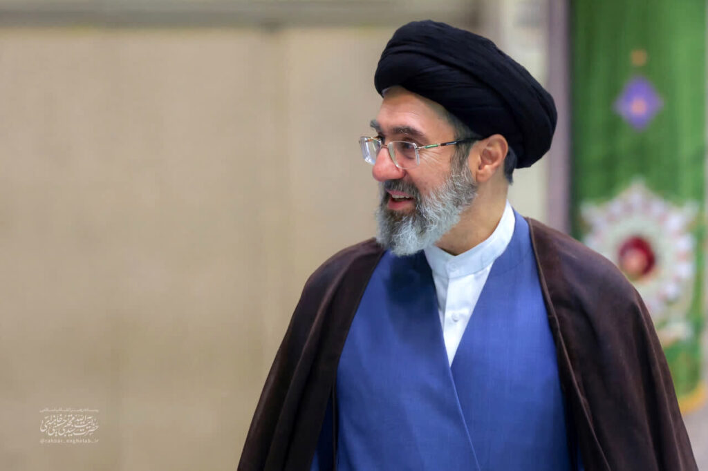 رهبر انقلاب: رفتار اعتمادآفرین فراجا می‌تواند اعتماد مردم را ارتقاء دهد/ ضربات دشمن باعث نشد نیروهای فراجا از مأموریت خود کوتاه بیایند