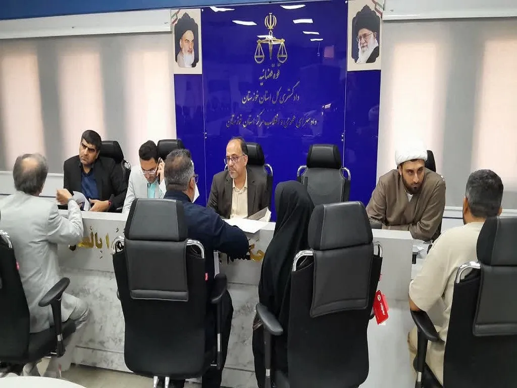دادستان مرکز خوزستان به درخواست‌های ۴۸ مراجعه‌کننده در دیدار مردمی رسیدگی کرد
