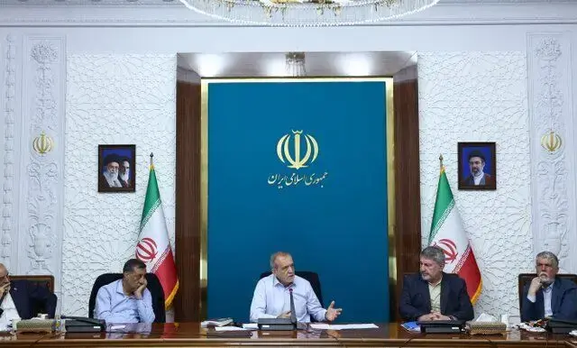 پزشکیان: افزایش ۵۰۰ هزار تومانی رقم کالابرگ الکترونیک حتماً اجرا خواهد شد/ عیب ما را بگویید
