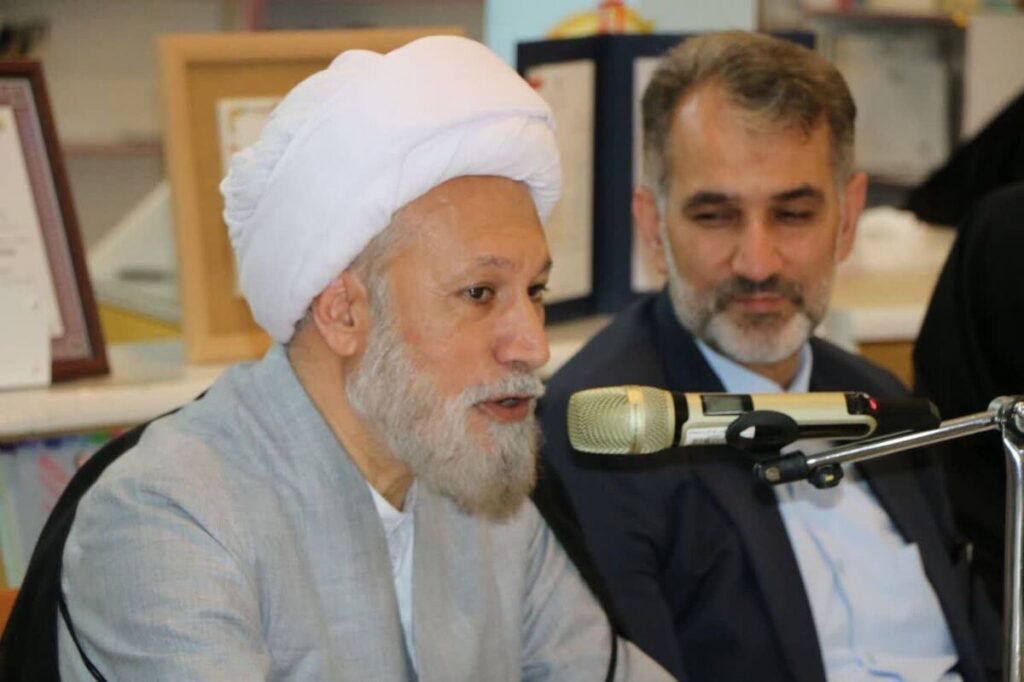 هویت‌بخشی به نسل جدید در گرو معرفی شایسته مفاخر علمی ایران است