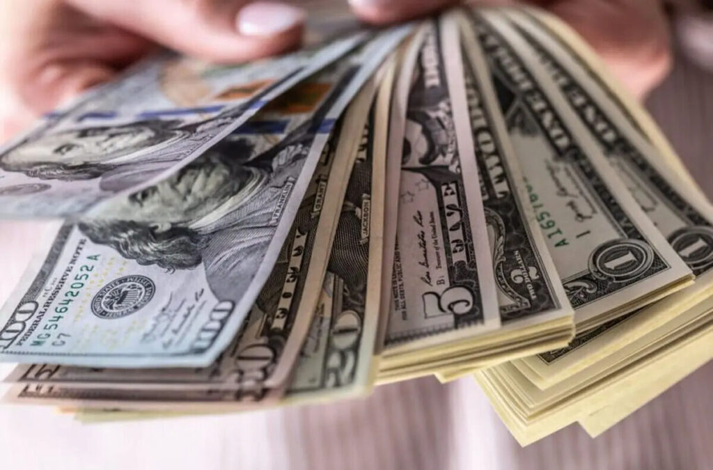 نوسان دلار در کریدور 260 هزار تومانی