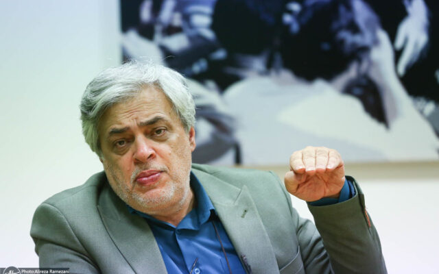 مهاجری: رسانه راه فرستادن پالس جنگ نیست/ اینکه می‌گویند فلان چهره پالس جنگ می‌فرستد حرف خنده‌داری است/ افراد برای تسویه حساب سیاسی دیگری را متهم به فرستادن پالس جنگ می‌کنند