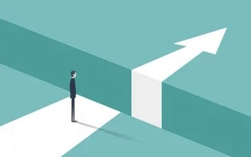 بحران به فروبستگی تخیل سیاسی و امکان قرارداد اجتماعی نوین منتهی می شود