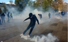 خشونت و حمله به ساختمان‌های دولتی در جریان اعتراضات به هزینه‌های بالای زندگی در فرانسه