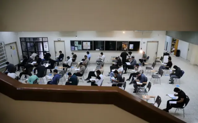 سازمان اداری و استخدامی: نخستین آزمون تبدیل وضعیت کارکنان پیمانی برگزار میشود
