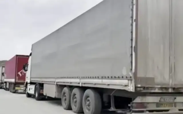 کرایه حمل از ترکیه به ایران به ۸ هزار دلار رسید/ توقف ۸ هزار کامیون در مرز بازرگان
