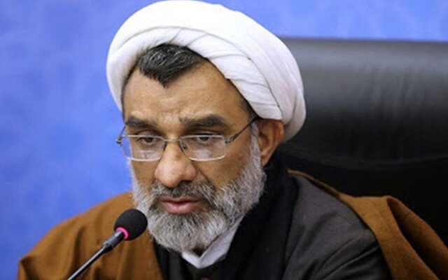دانشگاه ها باید برخی رشته‌ها را تعطیل و رشته‌های مهارتی و کارآمد را جایگزین کنند