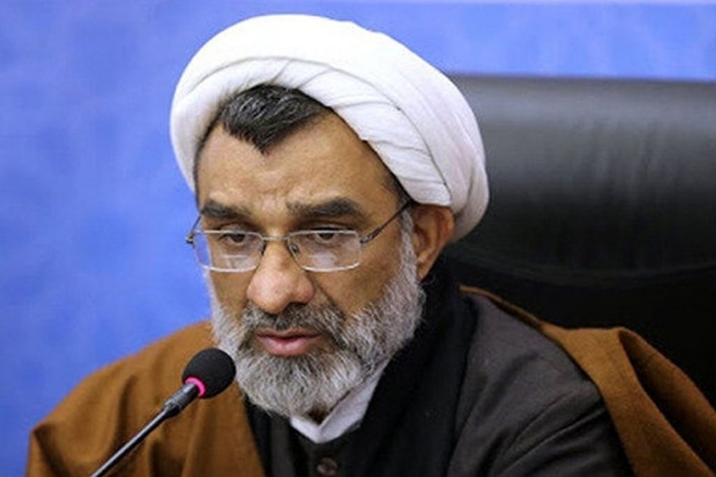 دانشگاه ها باید برخی رشتهها را تعطیل و رشتههای مهارتی و کارآمد را جایگزین کنند