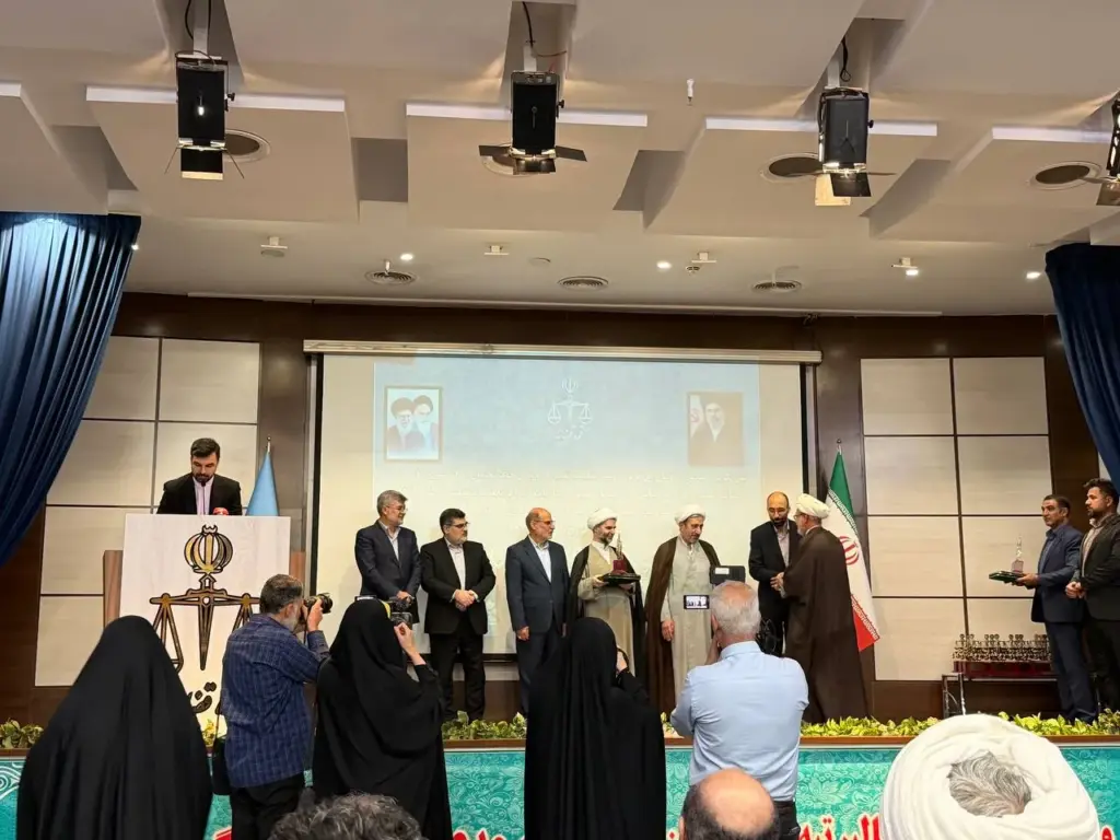 معاون منابع انسانی قوه قضاییه: انتخاب کارکنان و مدیران نمونه قوه قضاییه بر اساس شاخص‌های شایستگی و عملکرد انجام شد