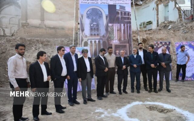 کلنگ احداث هتلی با اعتبار ساخت ۲ همت در قم به زمین زده شد
