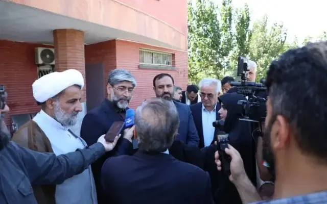 آزادی ۳۰۰ زندانی در بازدید رئیس کل دادگستری استان تهران از زندان تهران بزرگ
