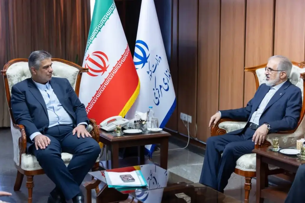 استاندار مرکزی خواستار هم‌افزایی بانک مسکن برای تأمین مالی صنایع استراتژیک شد