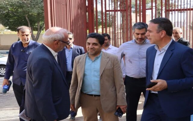 تاکید ثابت قدم بر تأمین اعتبار و رفع موانع تکمیل پروژه استخر شاهین‌شهر