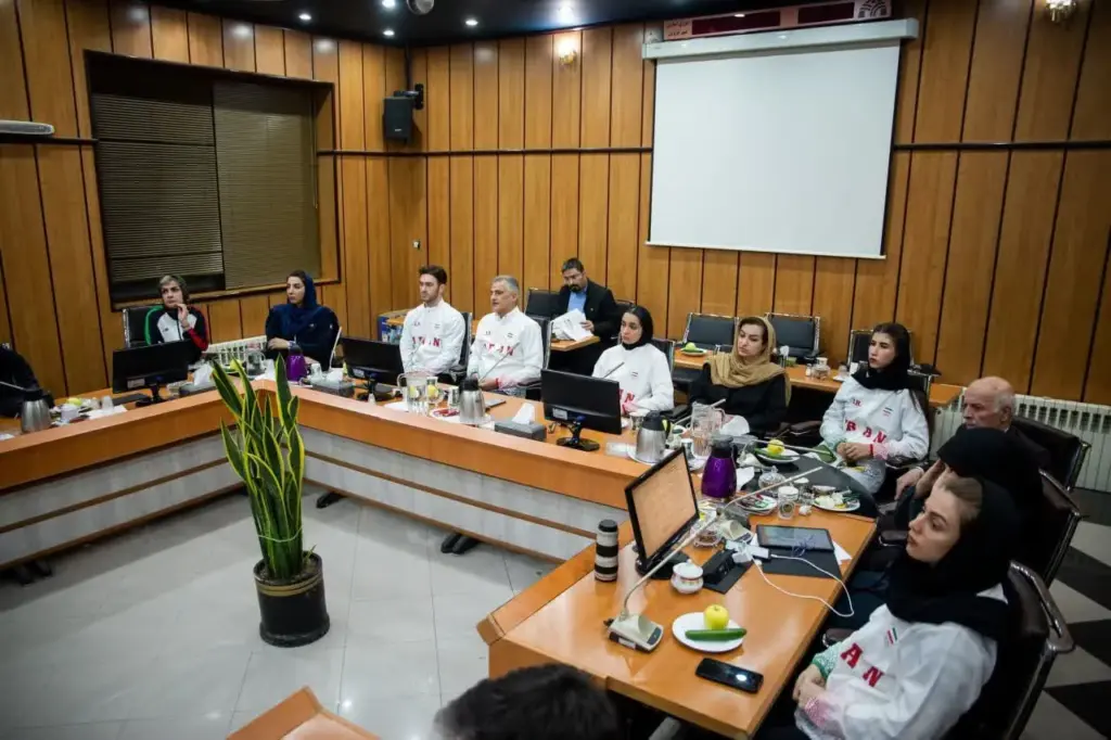 تجلیل از هفت قهرمان ورزشی در صحن علنی شورای اسلامی شهر قزوین
