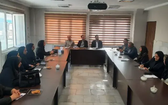 برگزاری نشست هم اندیشی روان شناسان در آبیک