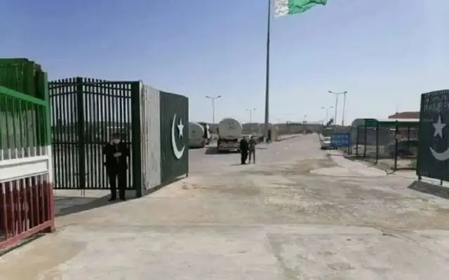 سخنگوی وزارت خارجه در مورد قصد پاکستان از توقف تردد در گذرگاه‌ مرزی خود با ایران: اجازه دهید از قضاوت و نیت‌خوانی پرهیز کنیم/ اعلام شده که علت این اقدام، وجود برخی مسائل فنی است