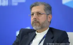تهران نمی تواند چشم خود را به ریسک هایی که برخی در منطقه و فرامنطقه ایجاد کرده اند، ببندد