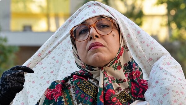 رضا عطاران، دیالوگ‌های تکراری، زن پوشی، متلک و شوخی‌های جنسی! همین و تمام