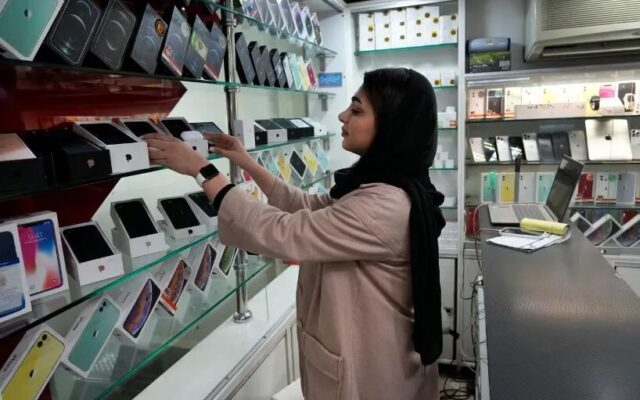 عقب نشینی قیمت‌ها در بازار موبایل/ قیمت این گوشی ها کاهش یافت